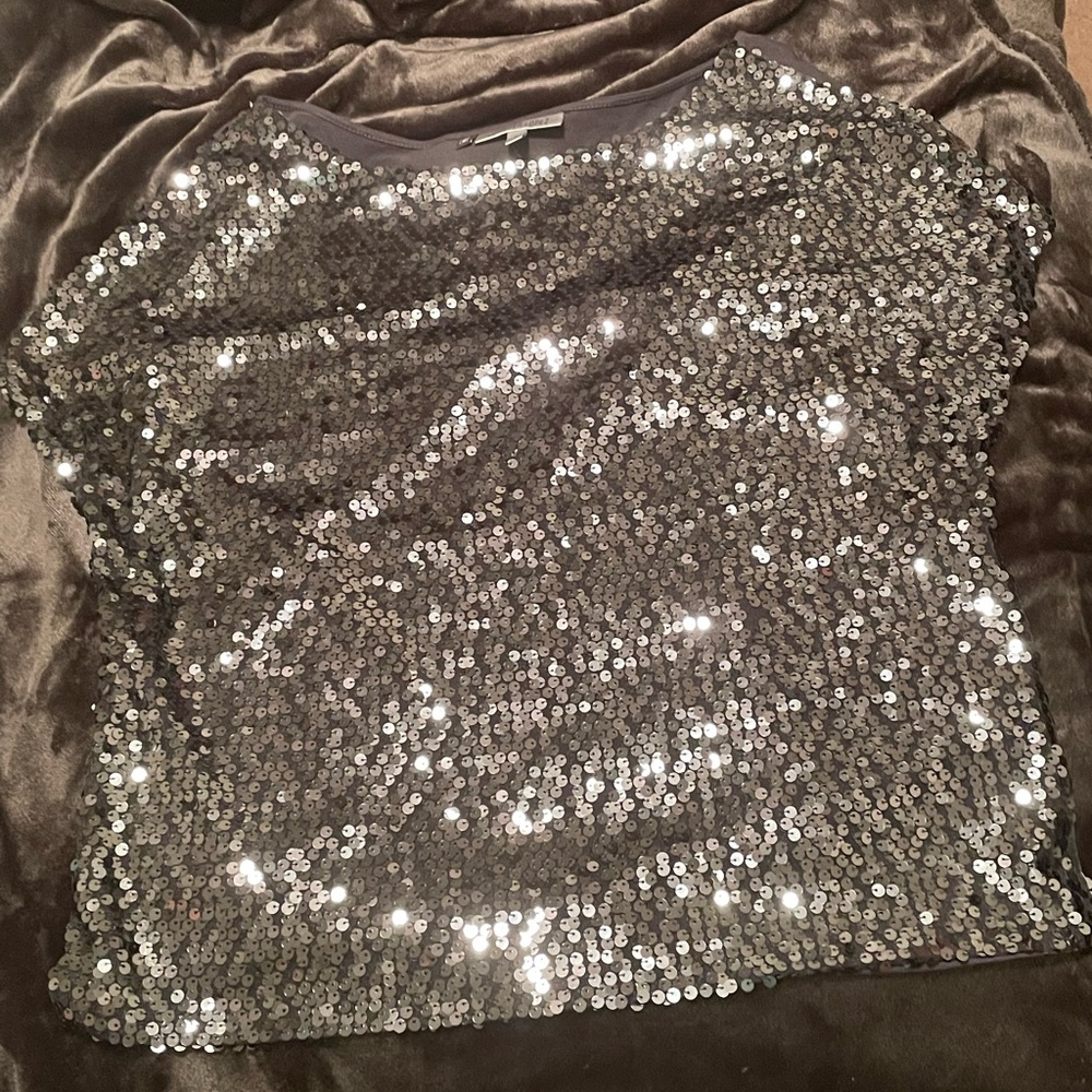 Gray shimmery semi crop shirt